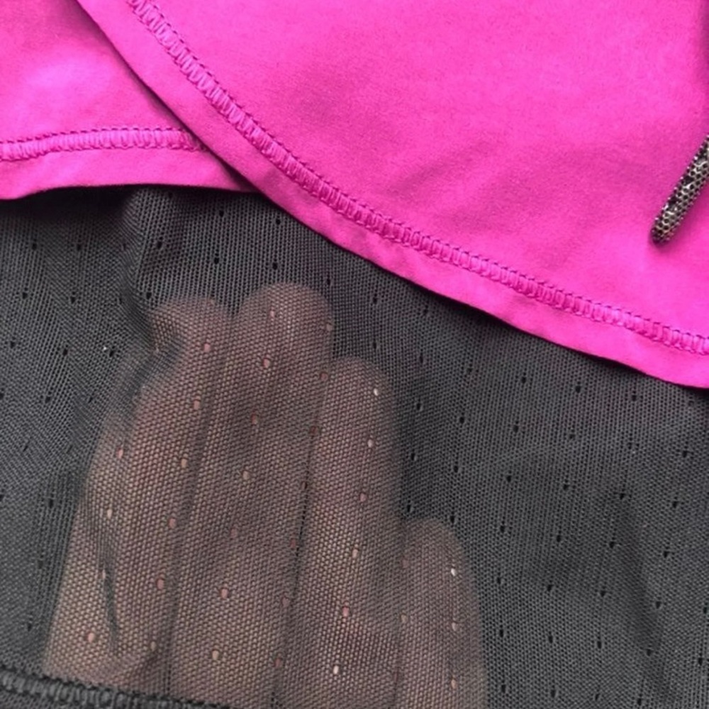 Lululemon Hot To Street Short Regal Plum sz 0 - 2